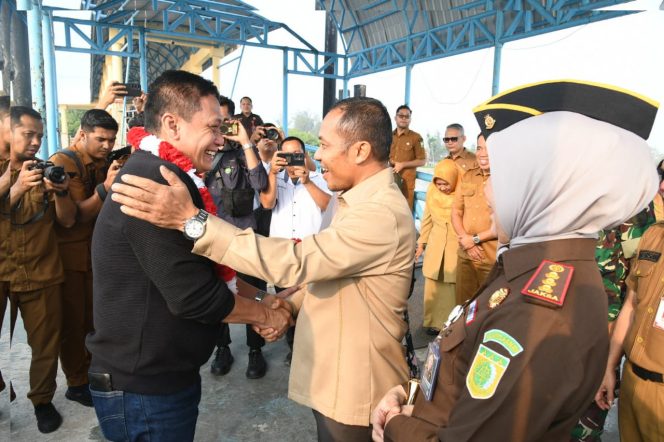 
					Bupati Bengkalis Sambut Hangat Kedatangan Kajati Riau di Pelabuhan BSL