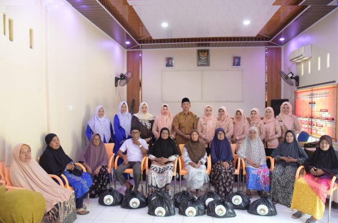 
					DWP Kabupaten Bengkalis Bagikan 120 Paket Sembako dan Santunan Anak Yatim