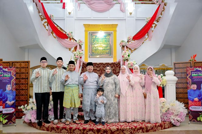 
					Bupati Kasmarni Gelar Open House Idul Fitri 1447 H, Perkuat Silaturahmi dan Sinergi Pembangunan Daerah