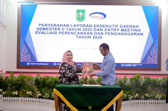 
					Bupati Bengkalis Terima Laporan Eksekutif Daerah Semester II dan Entry Meeting Evaluasi Perencanaan dan Penganggaran