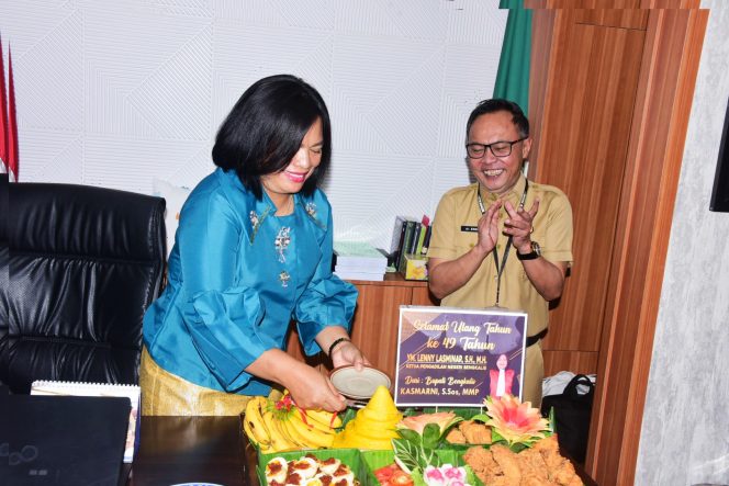 
					Bupati Kasmarni Ucap Selamat Ultah Ke-49 Kepada Ketua PN Bengkalis