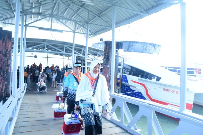 
					Kloter 9 Tiba di Batam, 339 Calon Jamaah Haji Bengkalis Siap Diberangkatkan ke Tanah Suci