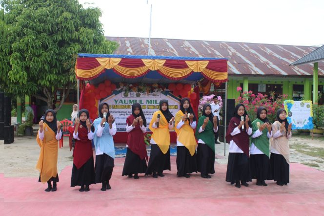 
					MTs Raudhatut Thullab Rayakan Milad ke-36, Tampilkan Kreativitas dan Semangat Kebersamaan