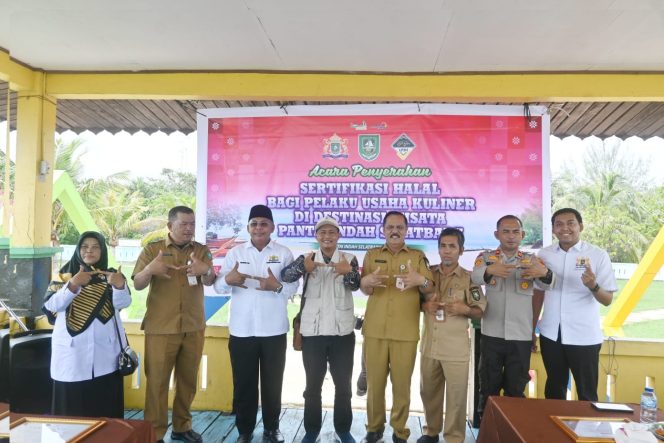 
					Tingkatkan Daya Saing Wisata, 36 Pelaku Kuliner Pantai Indah Selatbaru Terima Sertifikat Halal