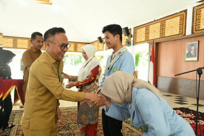 
					Terima 485 Mahasiswa Kukerta UNRI, Bupati Bengkalis Harap Jadi Agen Perubahan di Masyarakat